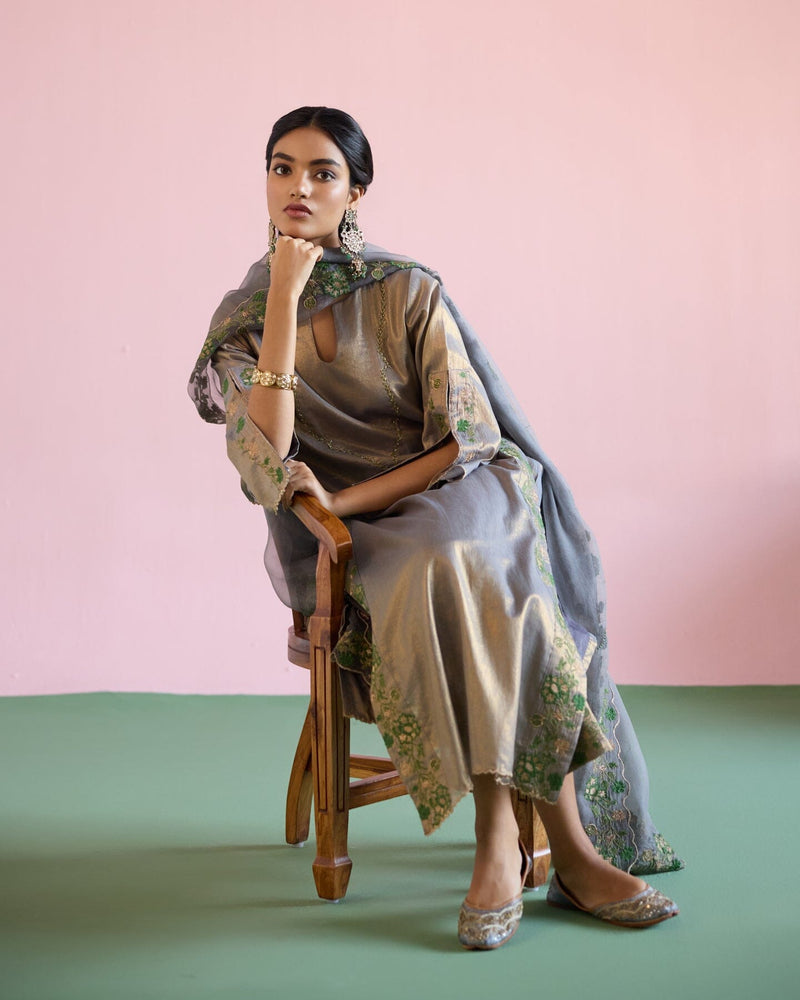 JOR BAAGH LIVID- SET OF 3 ( kurta,pant & dupatta) Naaz By Noor 