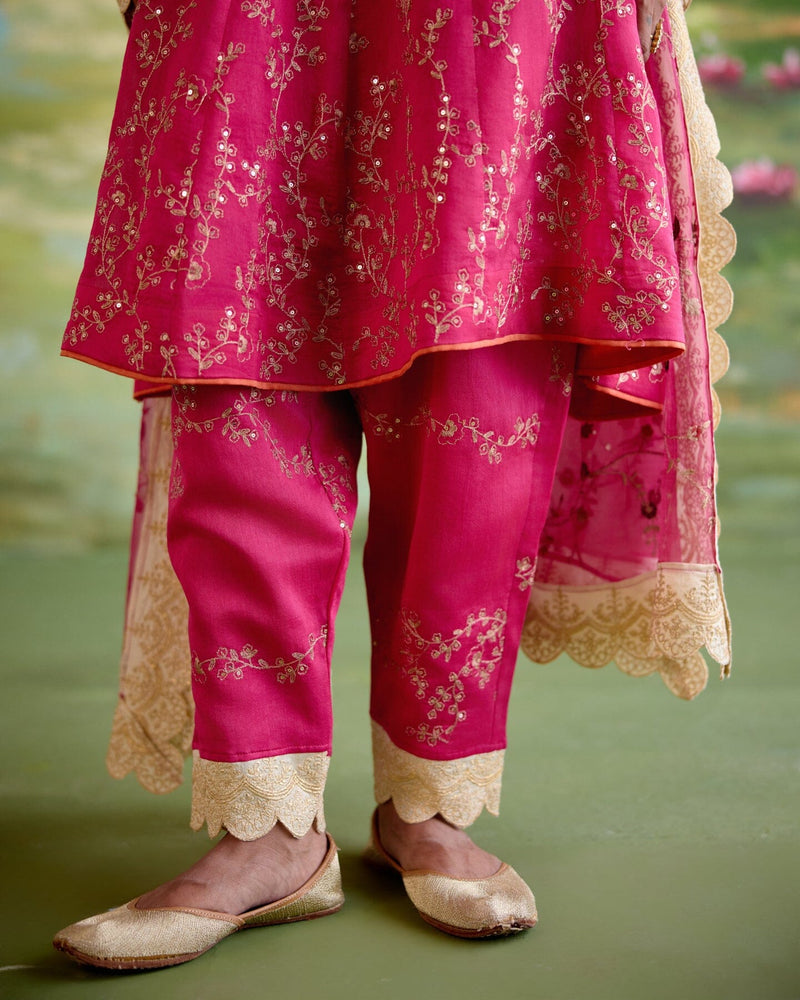 JOR BAAGH RANI PINK- SET OF 3( kurta, pant & dupatta) Naaz By Noor 
