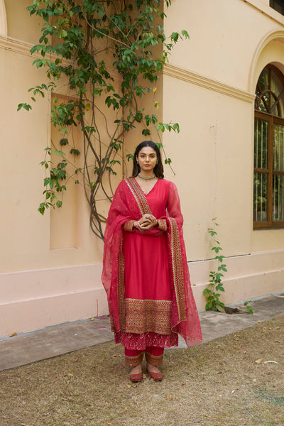 kikli red-set of 3(kurta,pant & dupatta) Naaz By Noor 