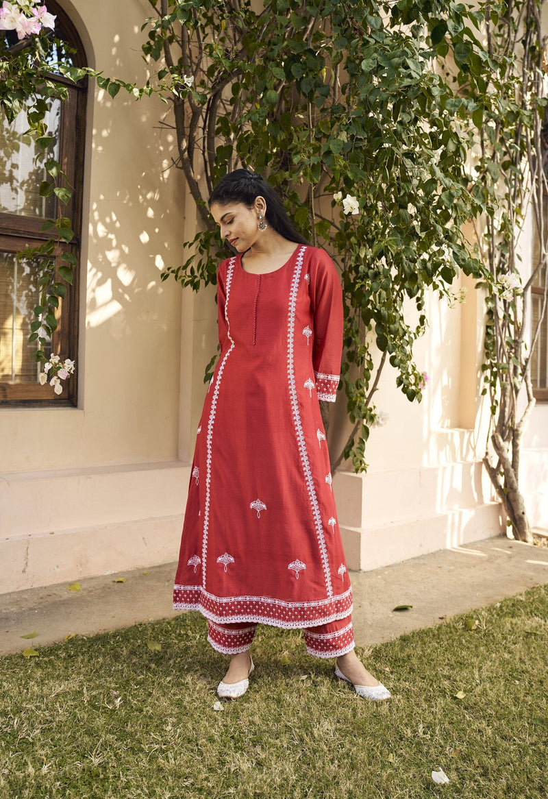 kikli red & white- set of 3(kurta,pant & dupatta) Naaz By Noor 