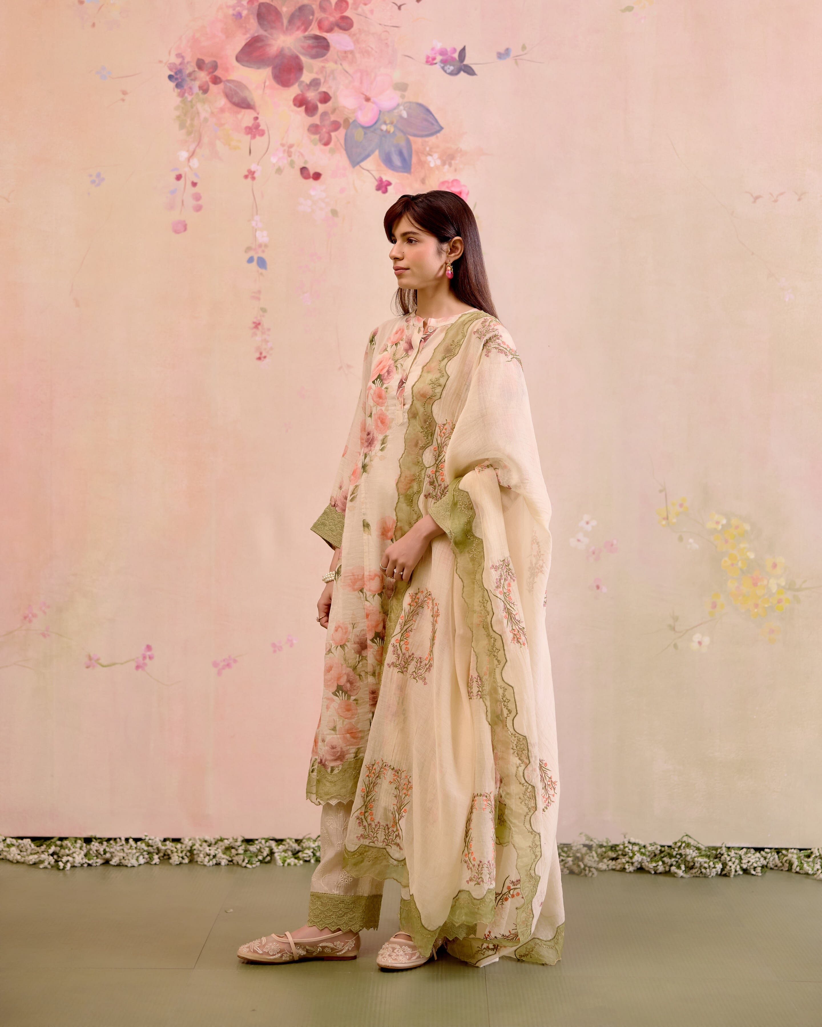 PRINTED SUMMER FLORAL-SET OF 3 ( KURTA, PANT & DUPATTA) Naaz By Noor 