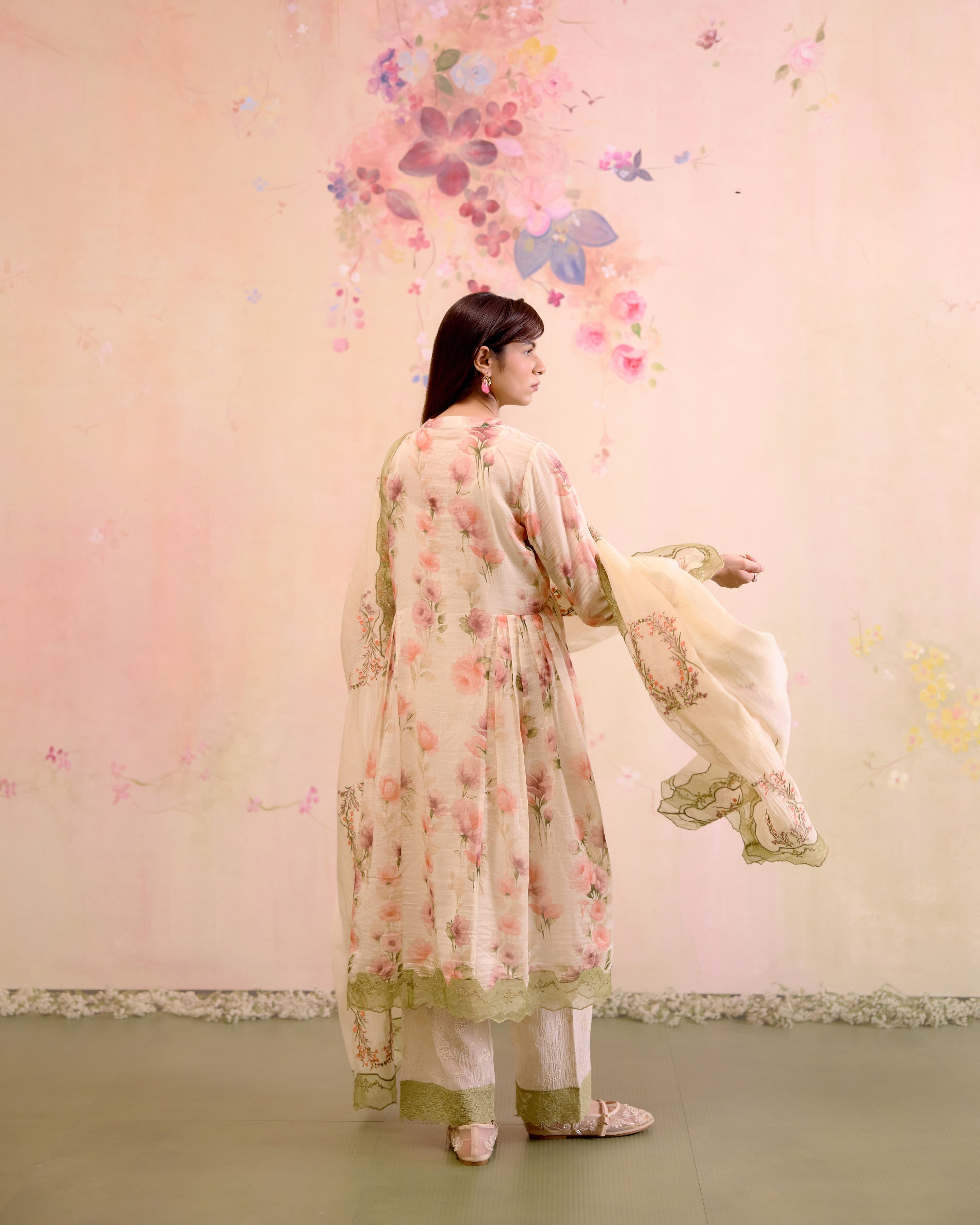 PRINTED SUMMER FLORAL-SET OF 3 ( KURTA, PANT & DUPATTA) Naaz By Noor 