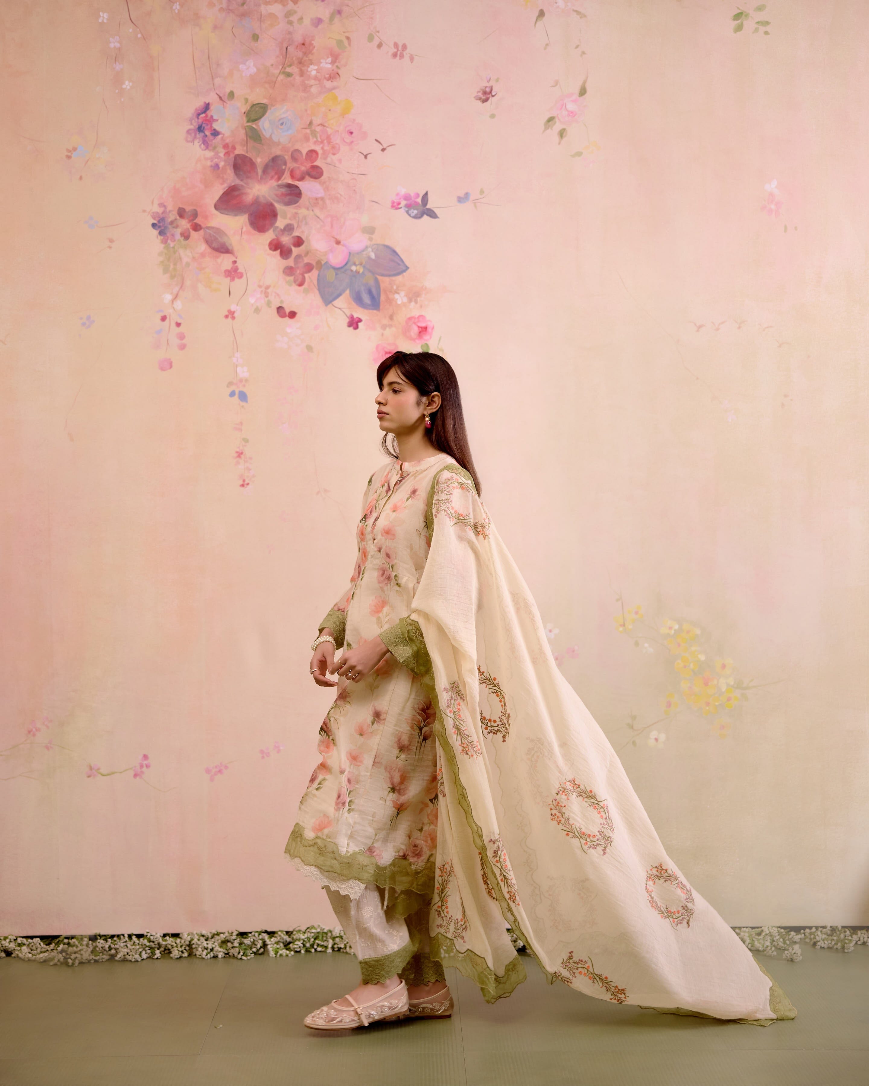 PRINTED SUMMER FLORAL-SET OF 3 ( KURTA, PANT & DUPATTA) Naaz By Noor 