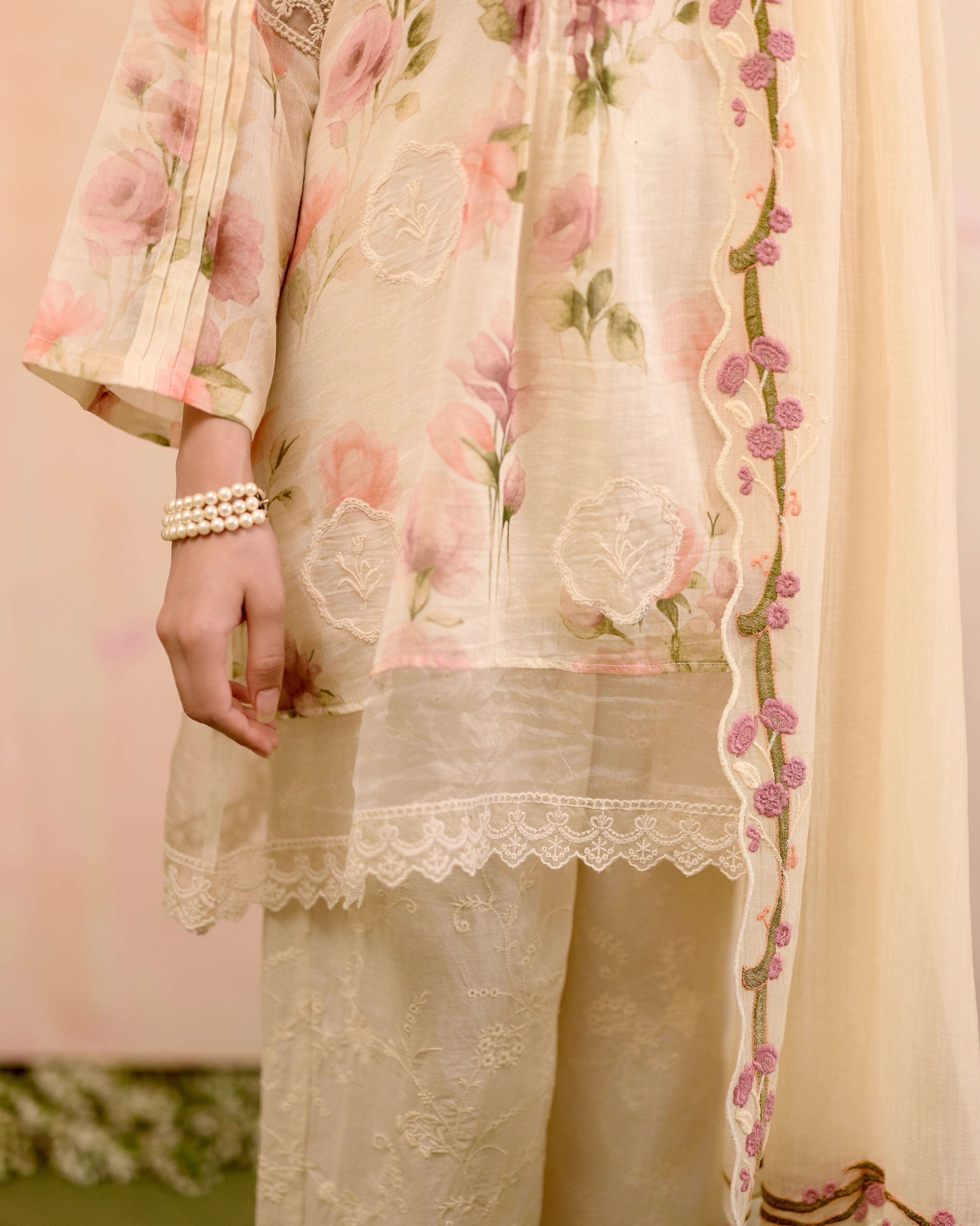 PRINTED SUMMER FLORAL - SET OF 3( KURTA,PANT & DUPATTA) Naaz By Noor 