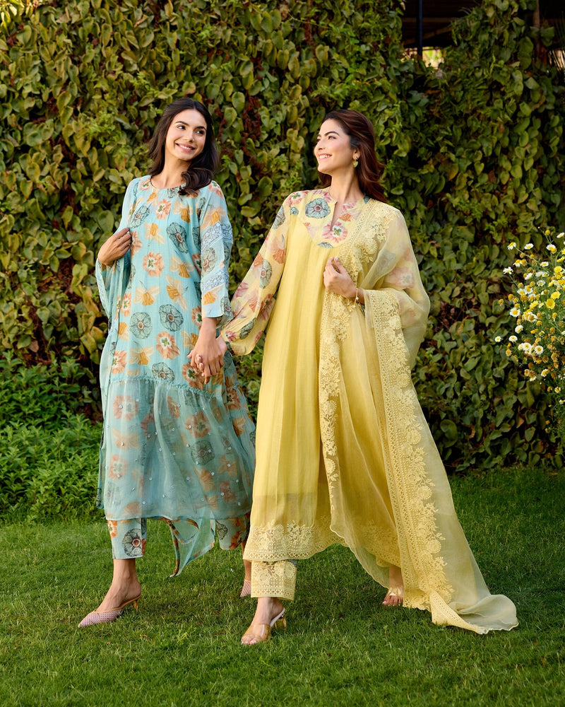 ROAMING FLOWER CHILD- SET OF 3( KURTA,PANT & DUPATTA) Naaz By Noor 