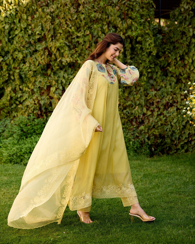 ROAMING FLOWER CHILD- SET OF 3( KURTA,PANT & DUPATTA) Naaz By Noor 