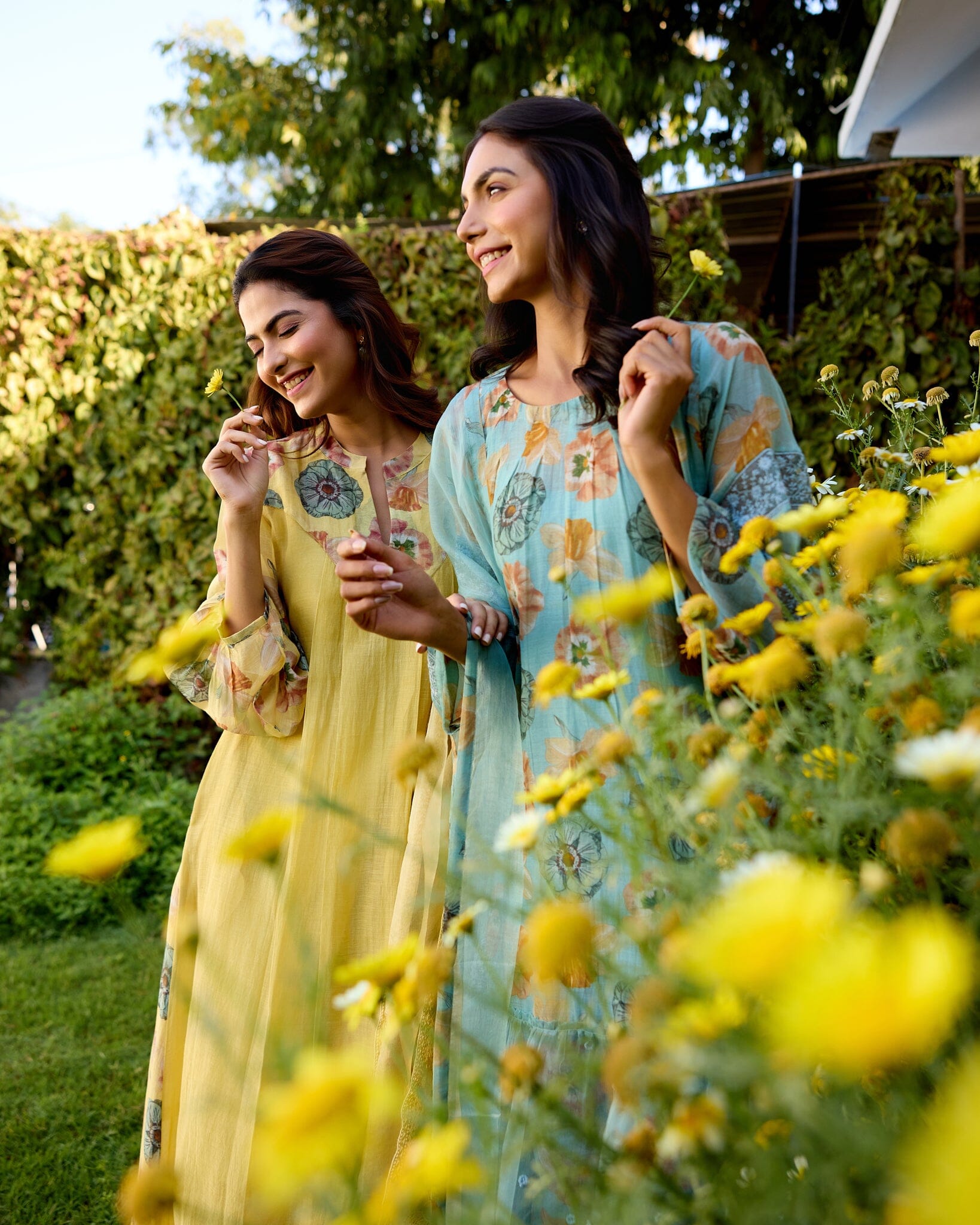 ROAMING FLOWER CHILD- SET OF 3( KURTA,PANT & DUPATTA) Naaz By Noor 