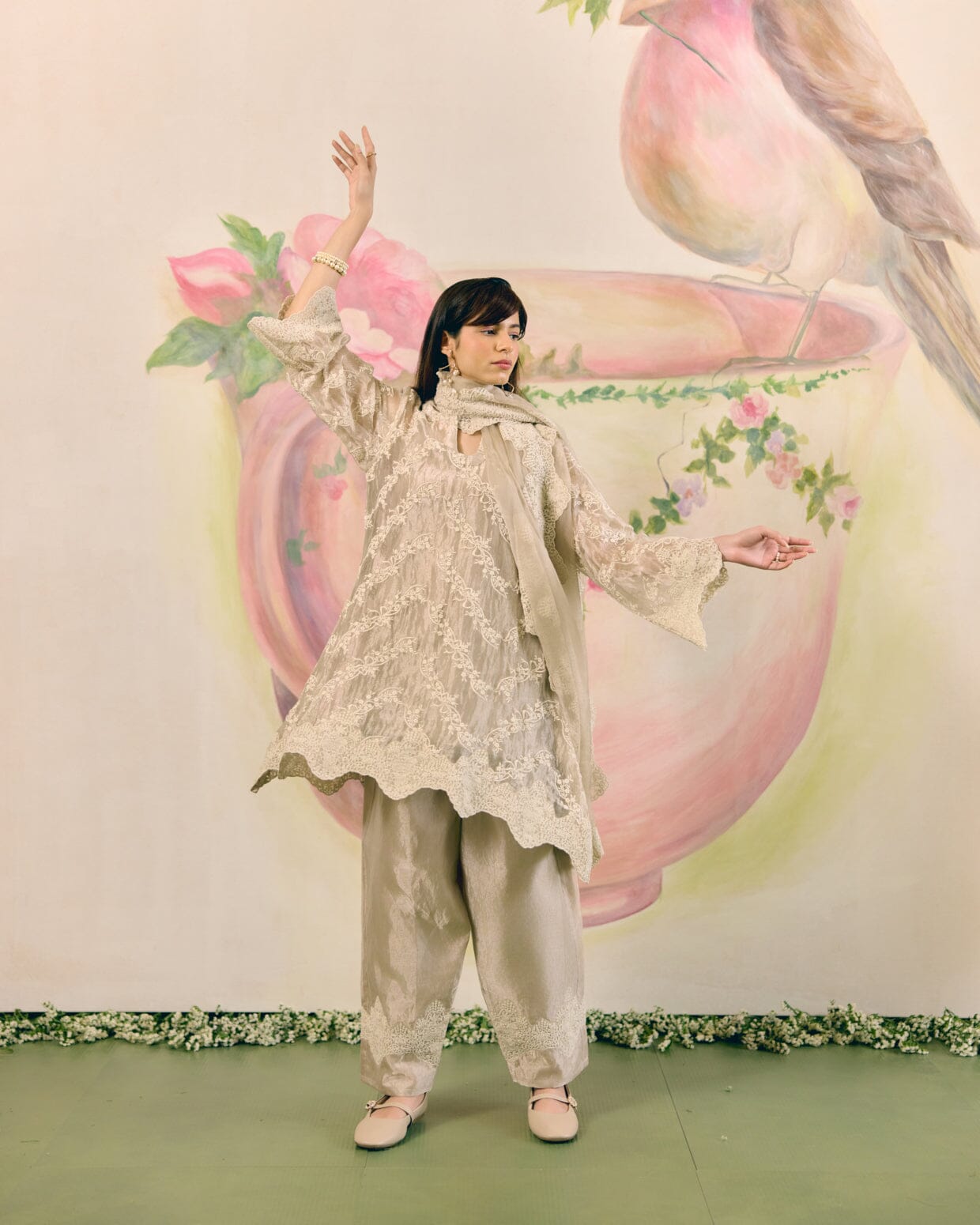 SILVER GREY TISSUE- SET OF 3( KURTA, PANT & DUPATTA) Naaz By Noor 