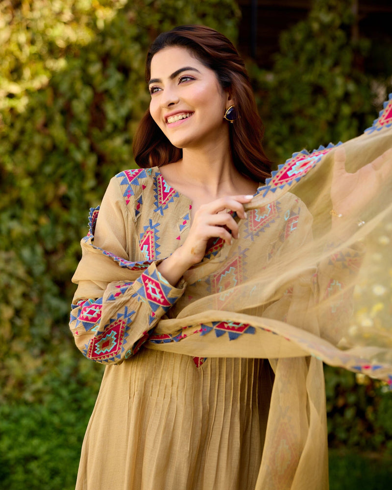 SPIRITED FLOWER CHILD- SET OF 3( KURTA,PANT & DUPATTA) Naaz By Noor 