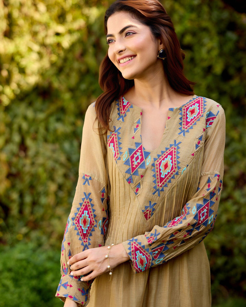 SPIRITED FLOWER CHILD- SET OF 3( KURTA,PANT & DUPATTA) Naaz By Noor 