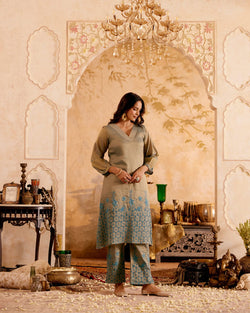 SURMAYI raag Sadari- set of 2( kurta & pant) Naaz By Noor 