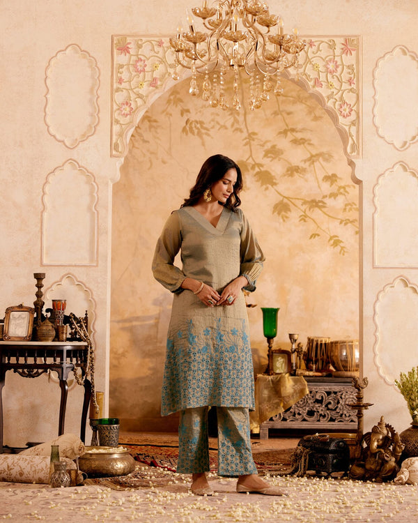 SURMAYI raag Sadari- set of 2( kurta & pant) Naaz By Noor 