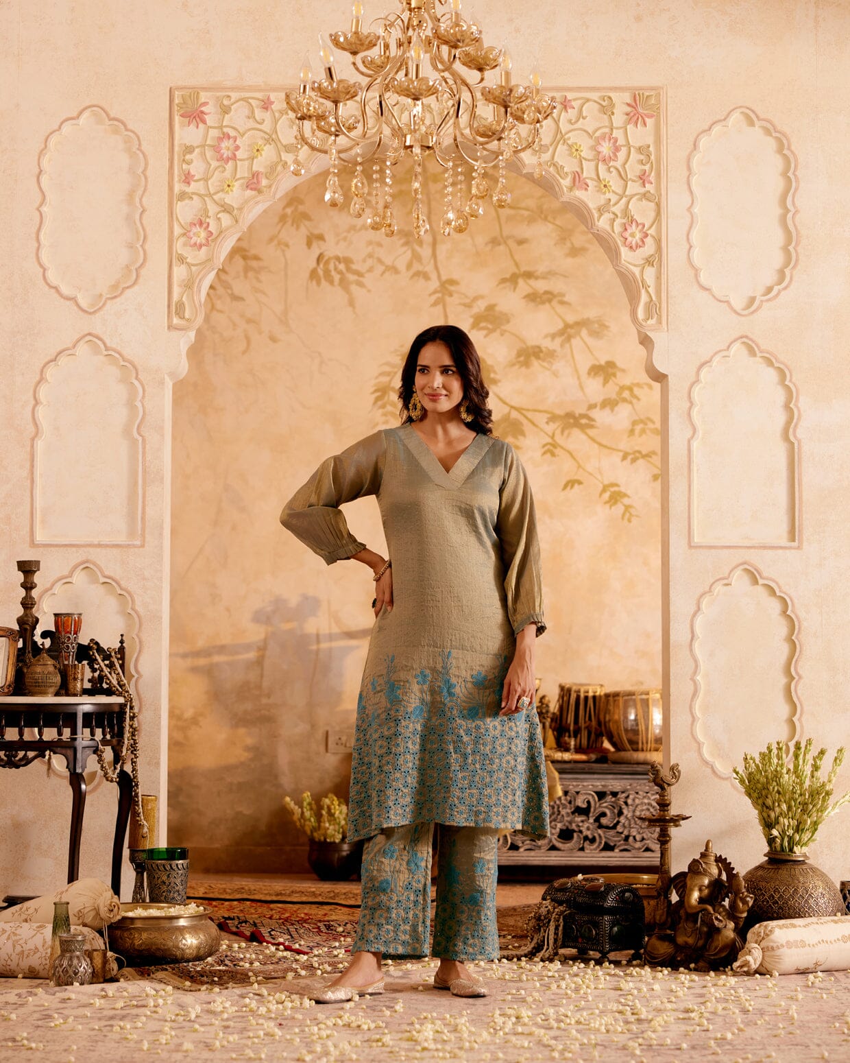 SURMAYI raag Sadari- set of 2( kurta & pant) Naaz By Noor 
