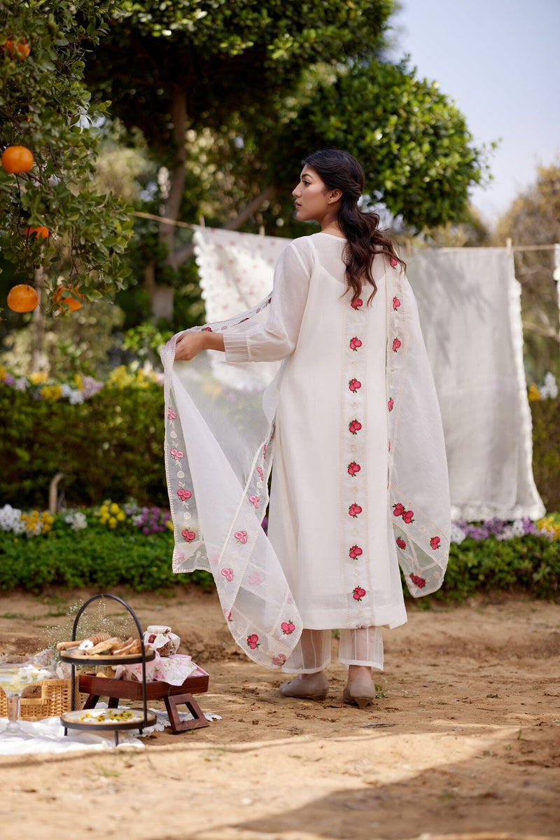 WHITE DAISY fields-set of 3( kurta,pant & dupatta) Naaz By Noor 