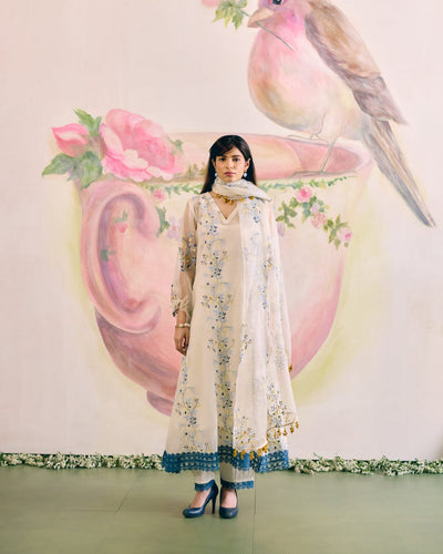 WHITE - SET OF 3 ( KURTA, PANT & DUPATTA) Naaz By Noor 