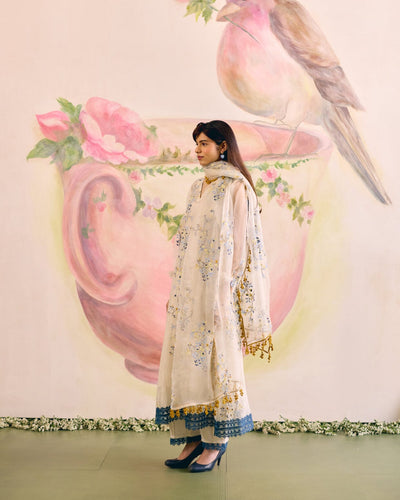 WHITE - SET OF 3 ( KURTA, PANT & DUPATTA) Naaz By Noor 