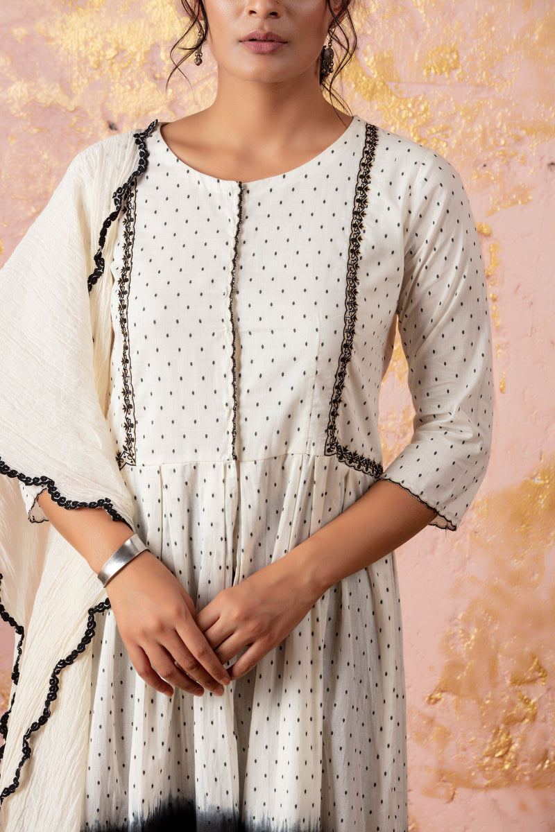 Black And White Ombre KurtaSet With Straight Pants And Stole - Naaz By Noor