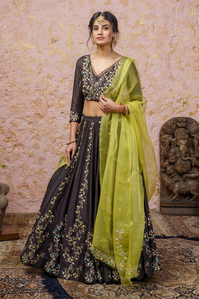 Buy Priti Sahni Black Raw Silk Plunge Neckline Lehenga Set Online | Aza  Fashions