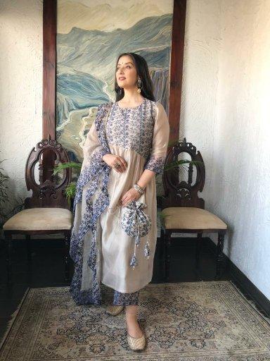 Bone Grey Kurta With Pants And Dupatta - Naaz By Noor