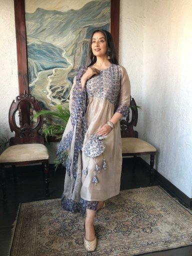 Bone Grey Kurta With Pants And Dupatta - Naaz By Noor