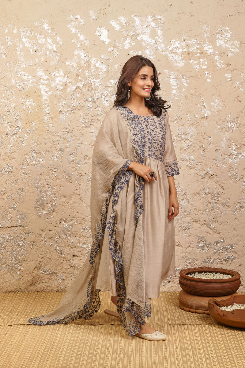 Bone Grey Kurta With Pants (Without Dupatta) - Naaz By Noor