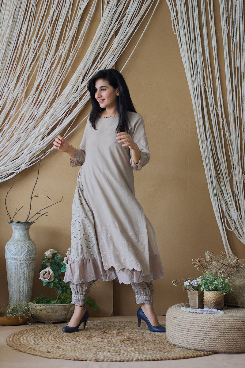 CAPPUCINNO ROSE SCHIFFLI KURTA WITH HAREM PANTS AND PRINTED DUPATTA - Naaz By Noor