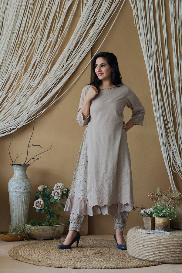 CAPPUCINNO ROSE SCHIFFLI KURTA WITH HAREM PANTS AND PRINTED DUPATTA - Naaz By Noor