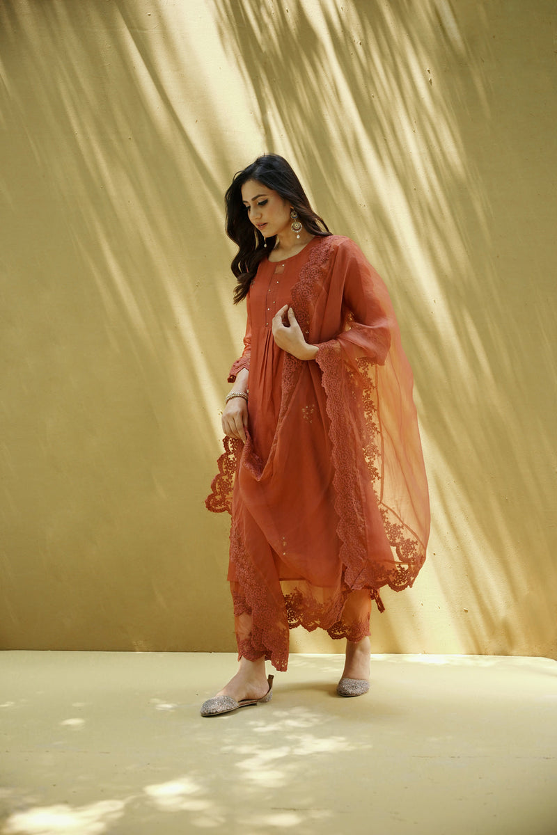 goonj(ginger) -set of 3- kurta, pant & dupatta Naaz By Noor 