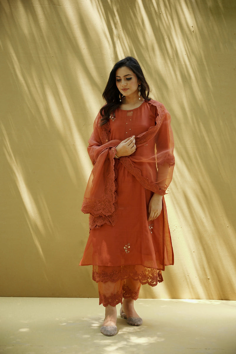 goonj(ginger) -set of 3- kurta, pant & dupatta Naaz By Noor 