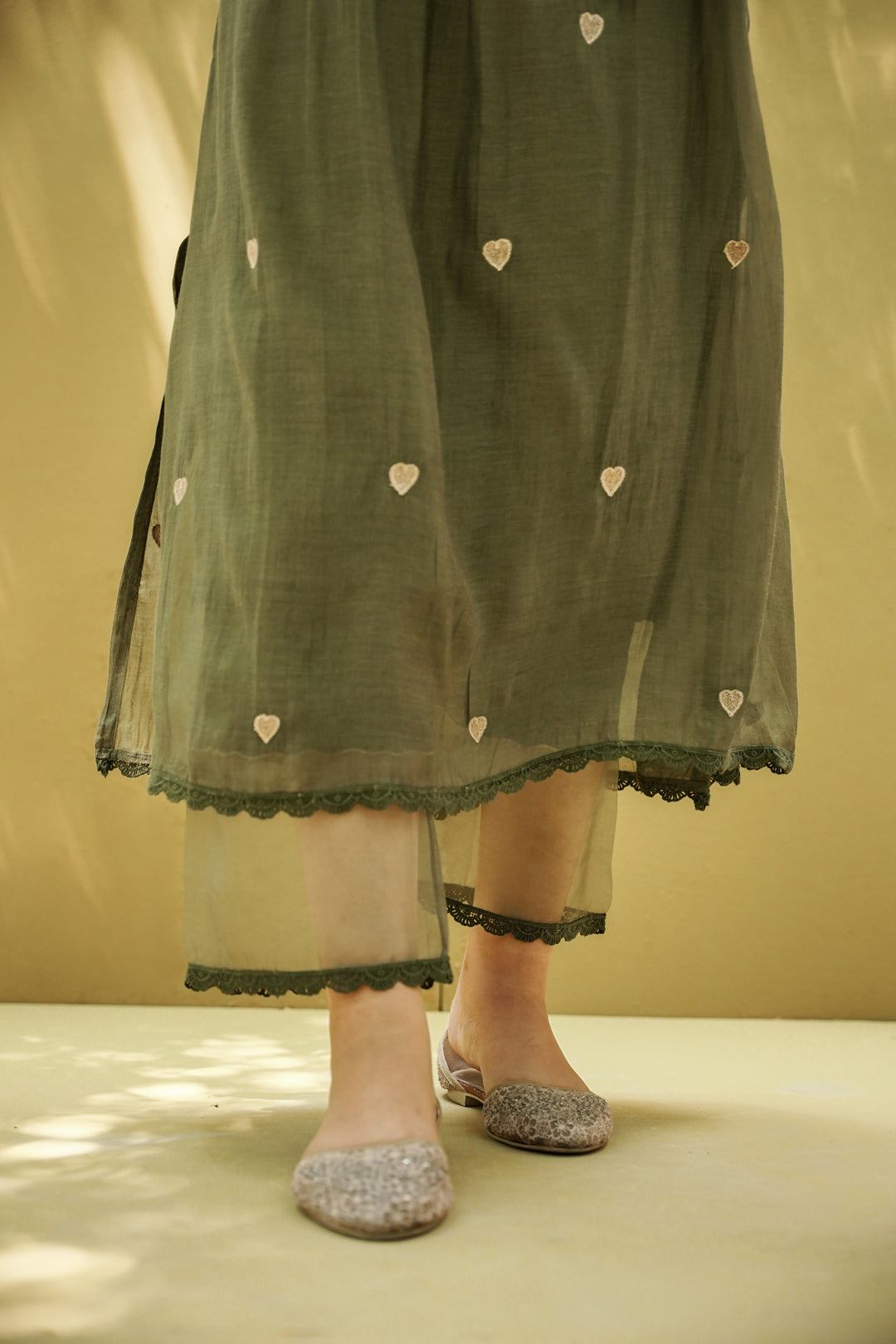goonj(moss green)- set of 2- kurta with pant Naaz By Noor 