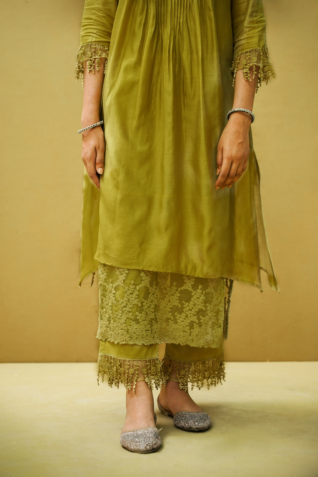 goonj(olive)-set of 3- kurta, pant & dupatta Naaz By Noor 