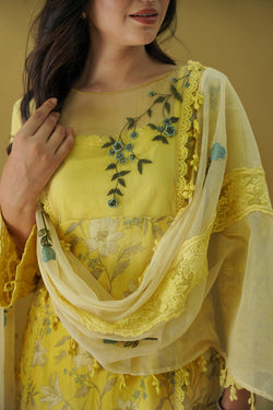 goonj(tuscany yellow)- set of 3-kurta, pant & dupatta Naaz By Noor 