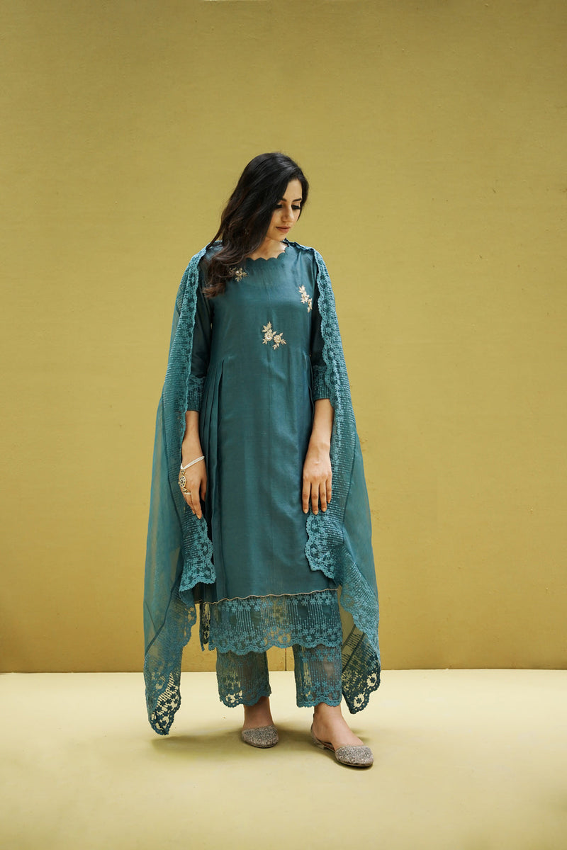 goonj(yale)- set of 3 - kurta, pant & dupatta Naaz By Noor 