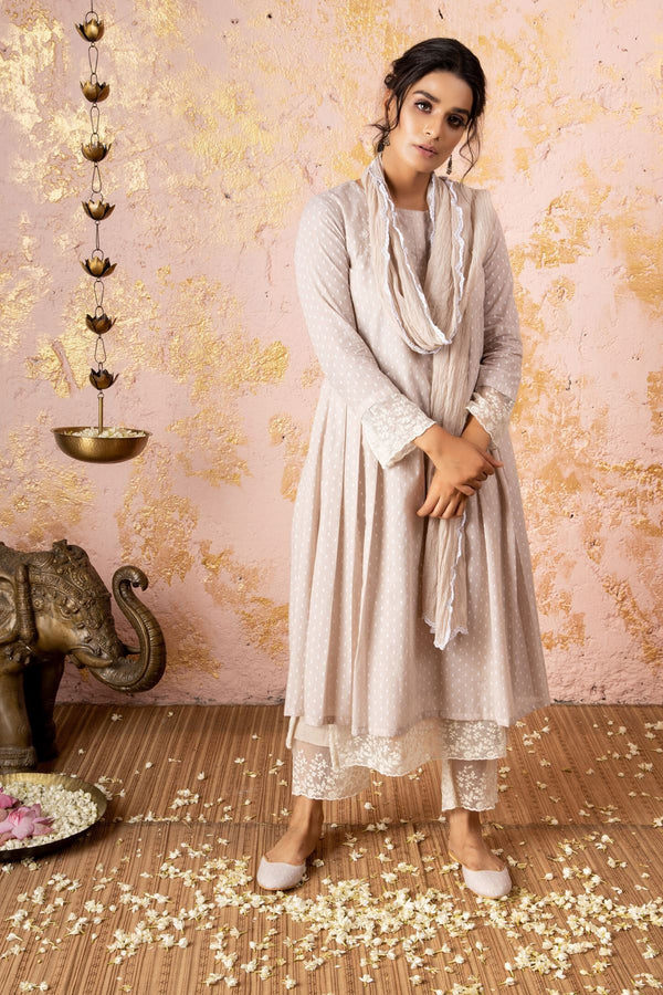 Grey And White Pleated Kurta With Straight Pants And Stole - Naaz By Noor