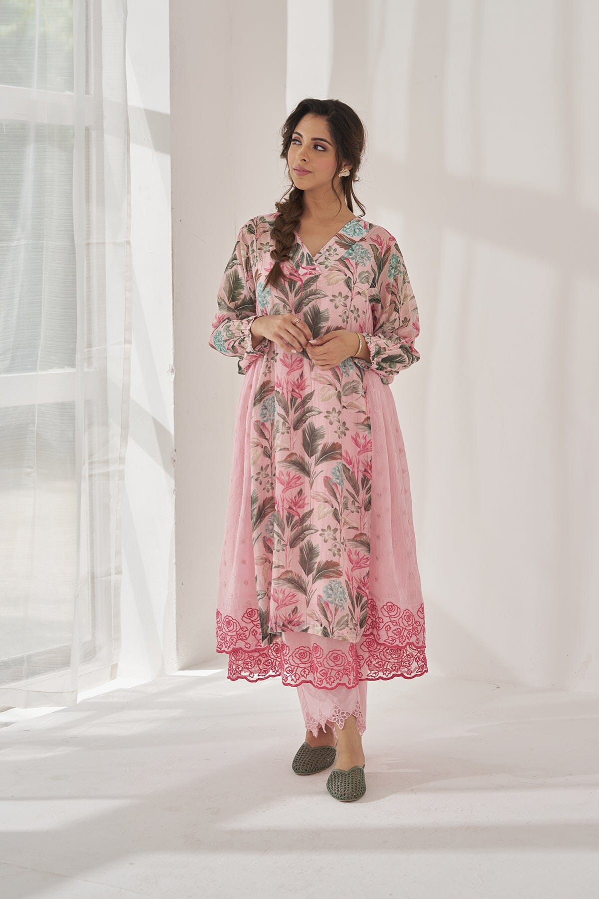 GULSHAN BAANO- set of 3(V-neck kurta, pant& dupatta) Naaz By Noor 