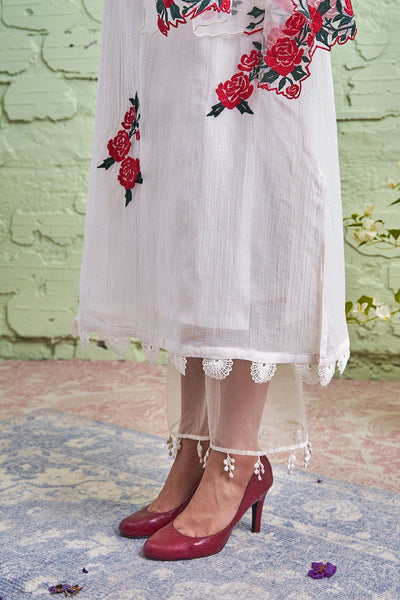 JAMUN ki tokri ( gori )- Set of 3- kurta , pant & dupatta Naaz By Noor 