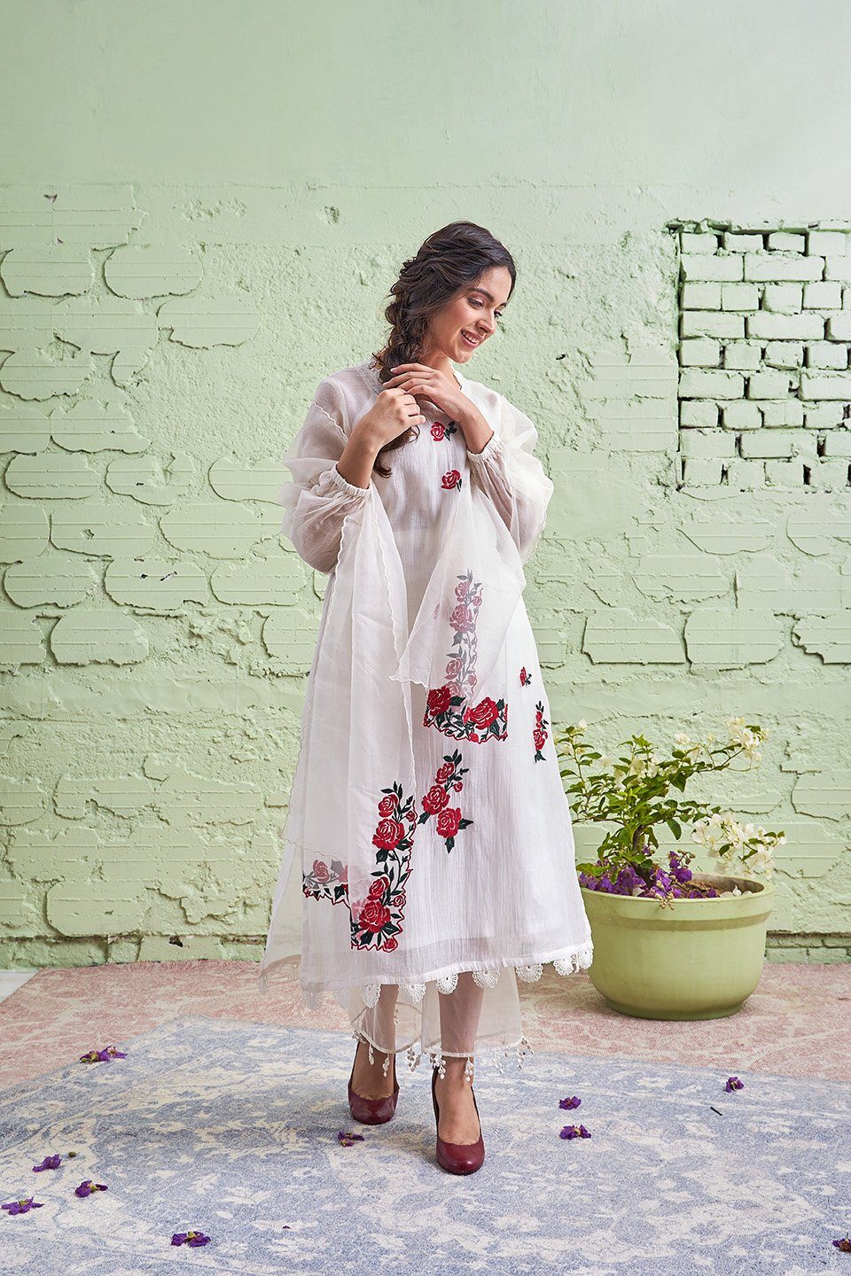 JAMUN ki tokri ( gori )- Set of 3- kurta , pant & dupatta Naaz By Noor 