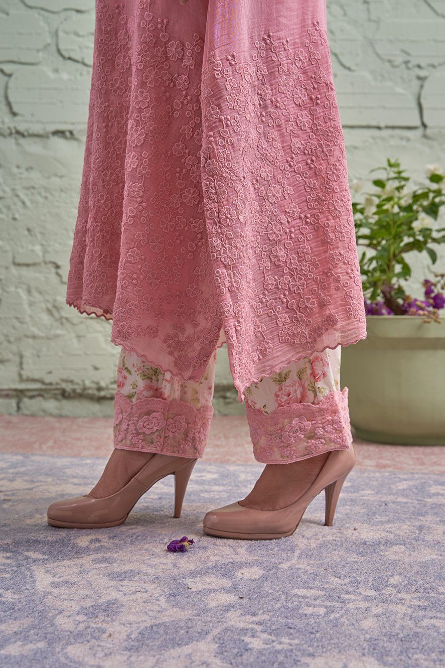 JAMUN ki tokri ( gulabi)-set of 3- kurta, pant & dupatta Naaz By Noor 