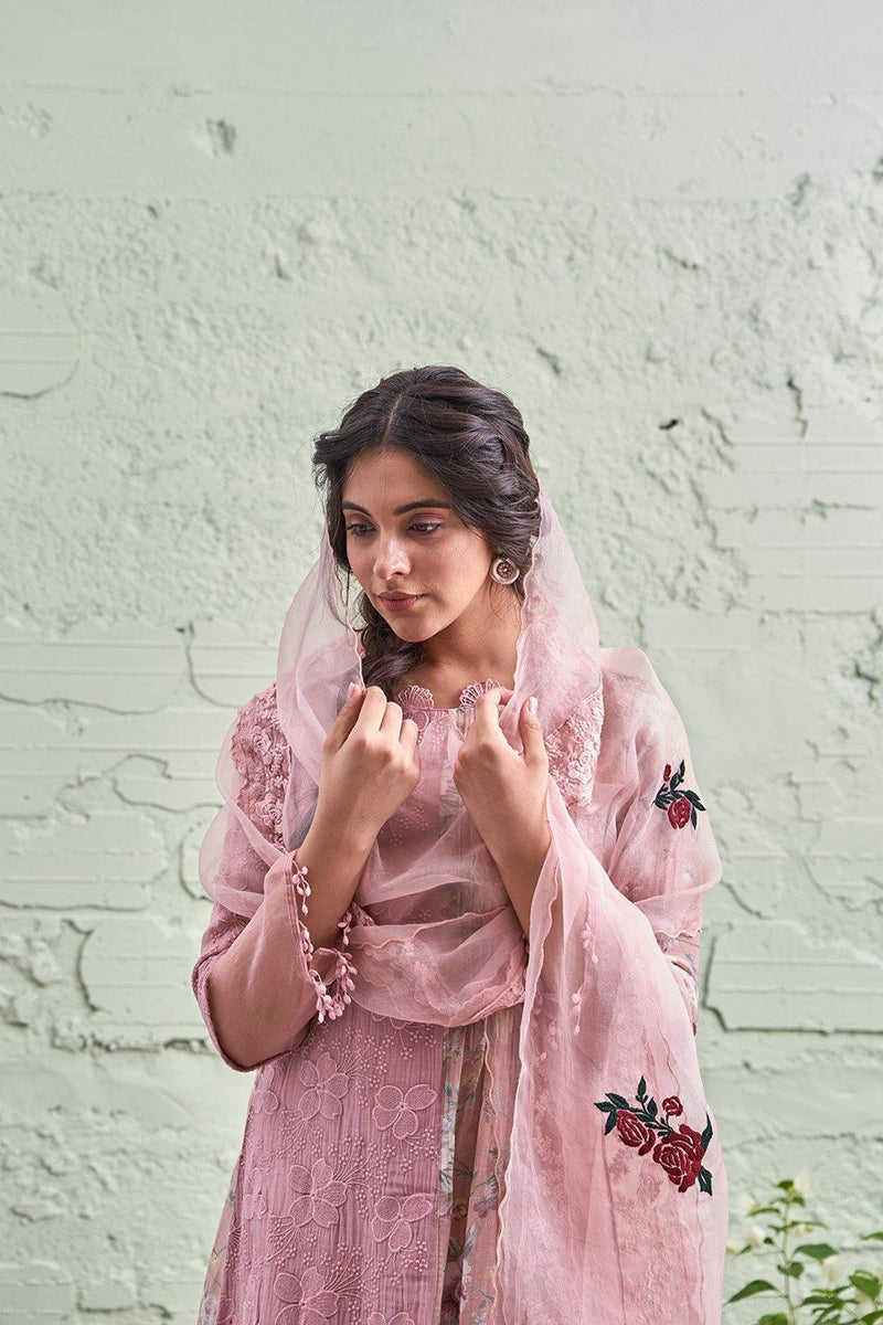 Peach bandhani kurta and mirror work pants with scallop dupatta - set of  three by The Hemming Bird | The Secret Label