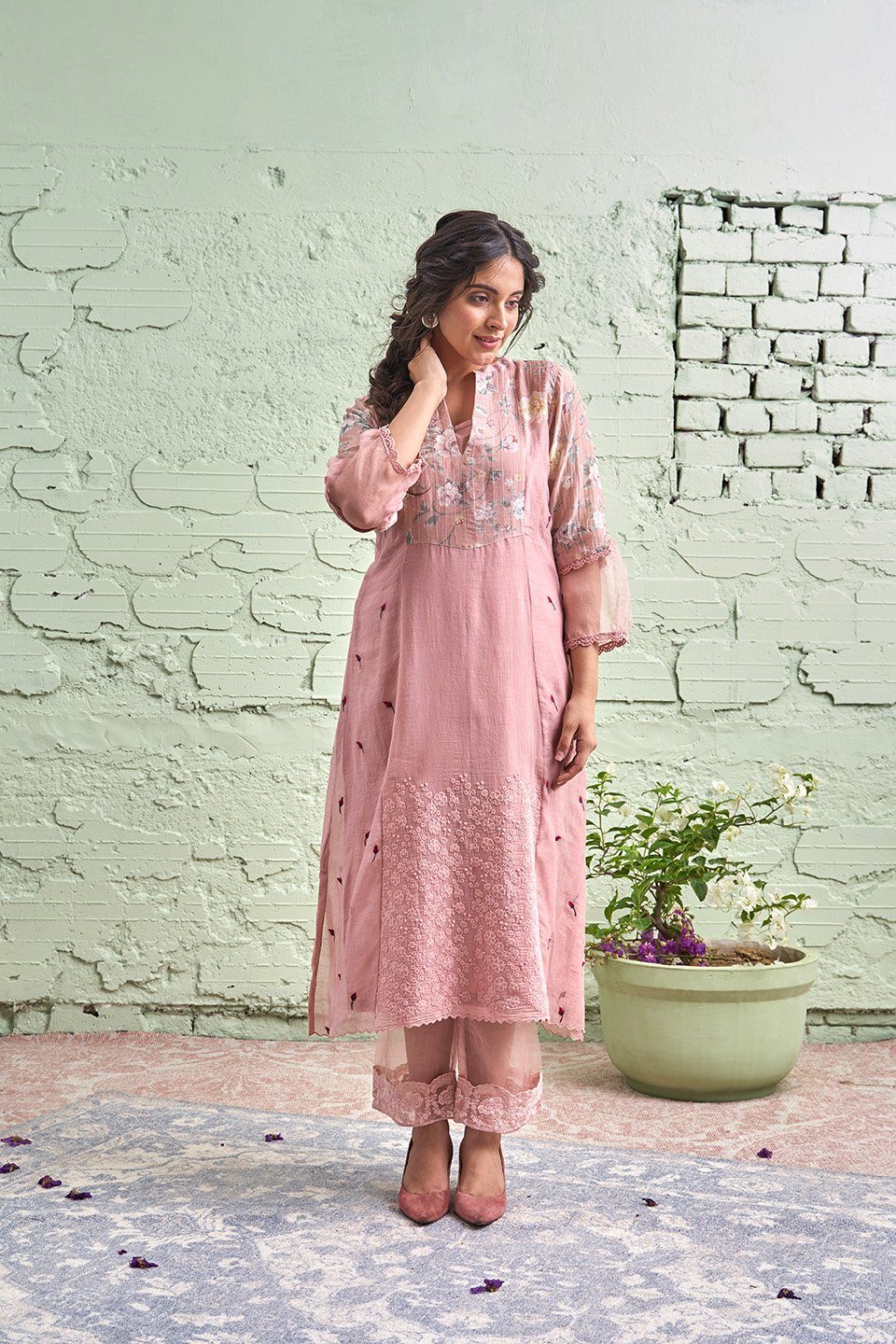 JAMUN ki tokri ( halki gulabi)- set of 3- kurta with embroidered buds, pant & dupatta Naaz By Noor 
