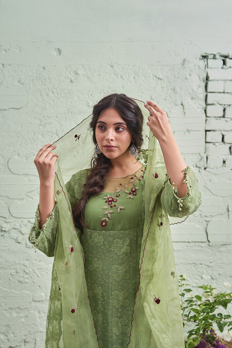 JAMUN ki tokri ( hari)- set of 3- kurta, pant & dupatta Naaz By Noor 