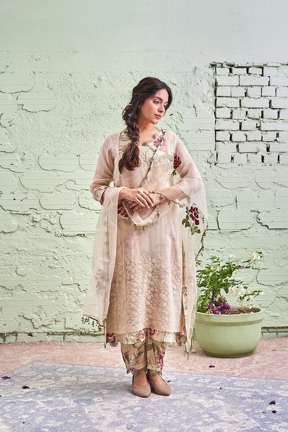 JAMUN ki tokri ( sunheri)- set of 3- kurta, pant & dupatta Naaz By Noor 