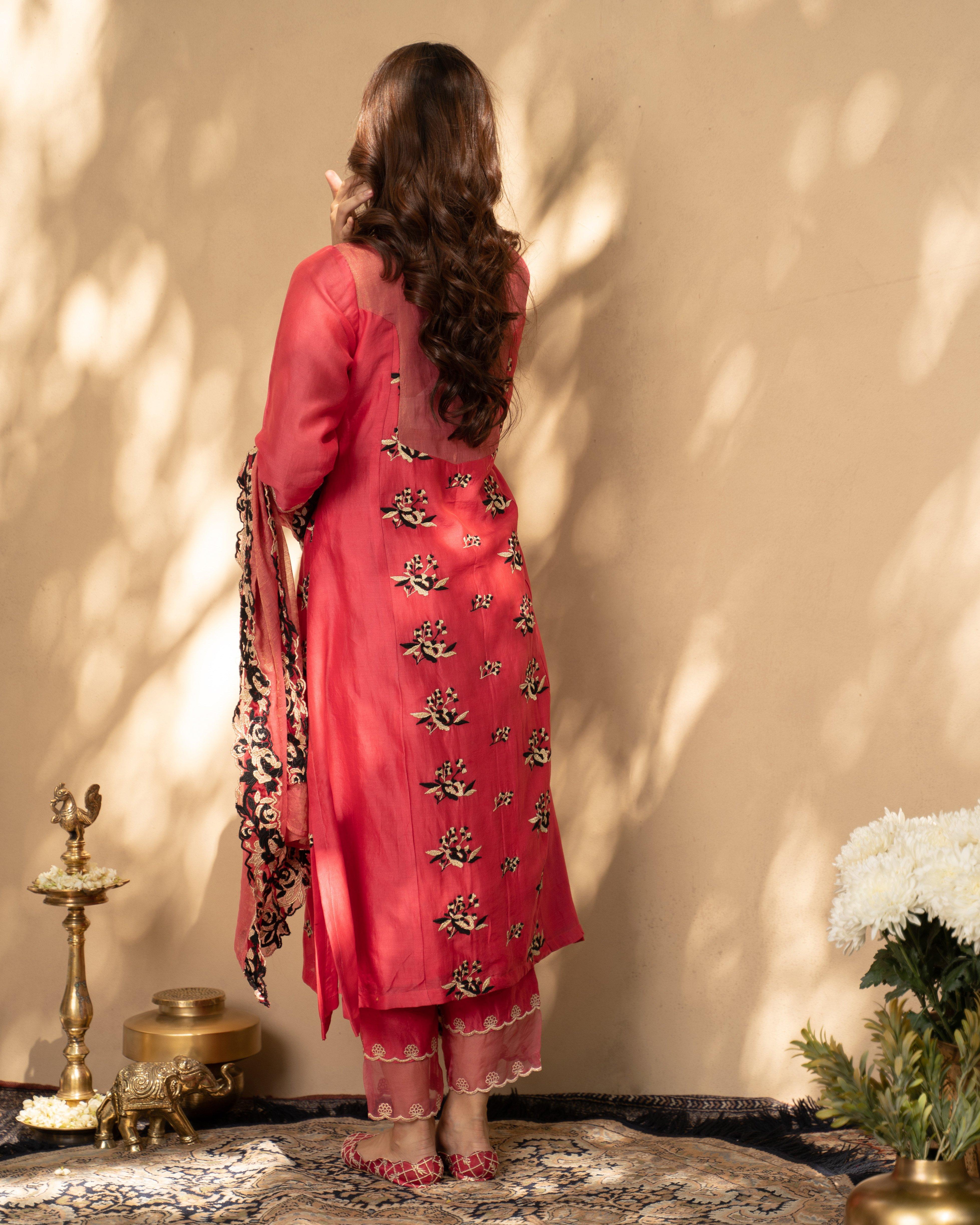 KISHMISH (gulabi mithaas)- set of 3 - kurta, pant& dupatta Naaz By Noor 