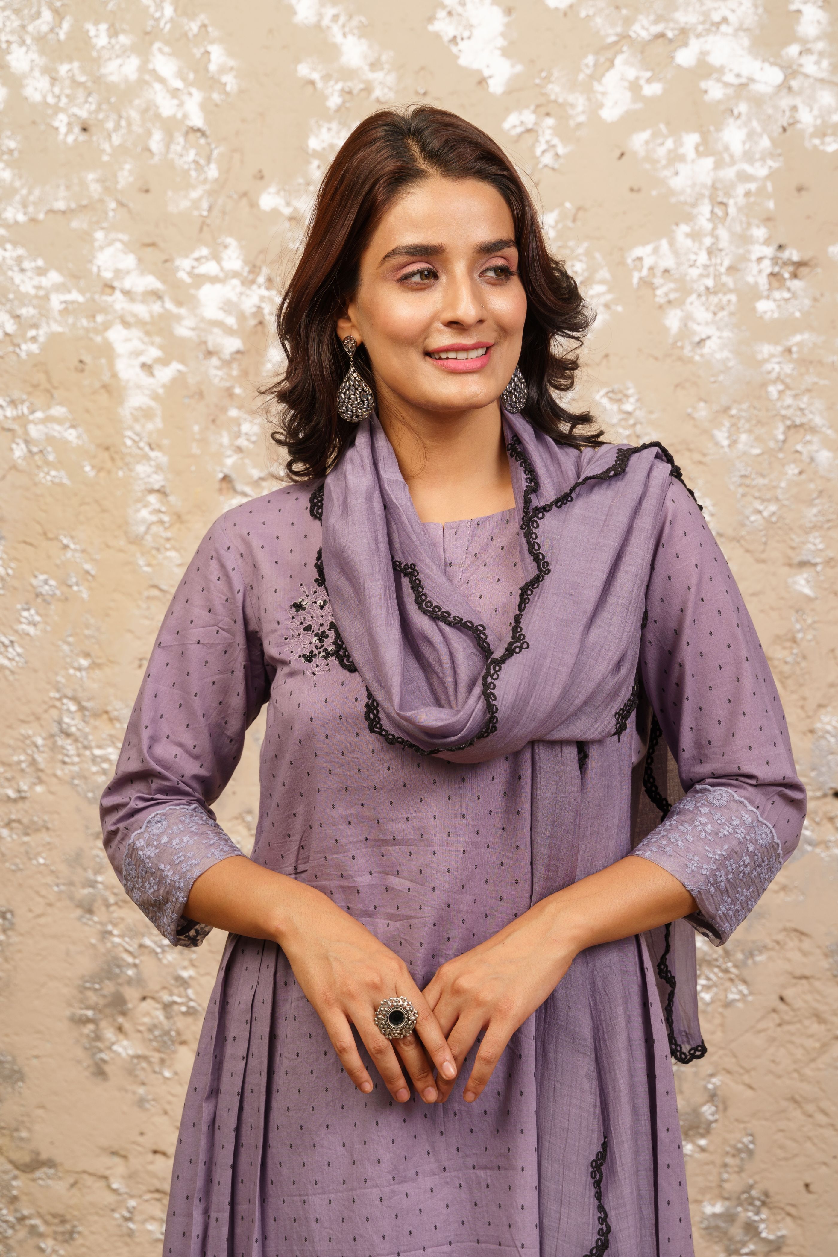 Lavender Embroidered Kurta With Pants And Dupatta - Naaz By Noor