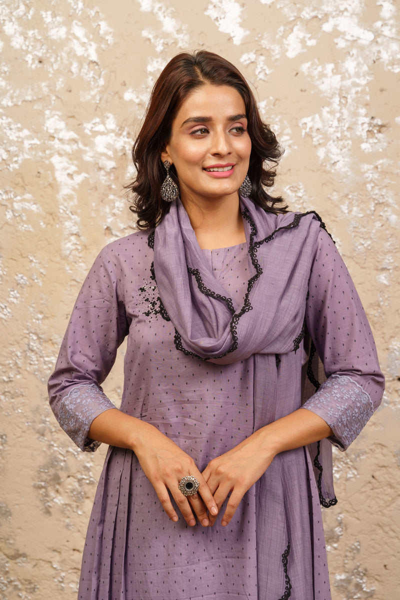 Lavender Embroidered Kurta With Pants And Dupatta - Naaz By Noor
