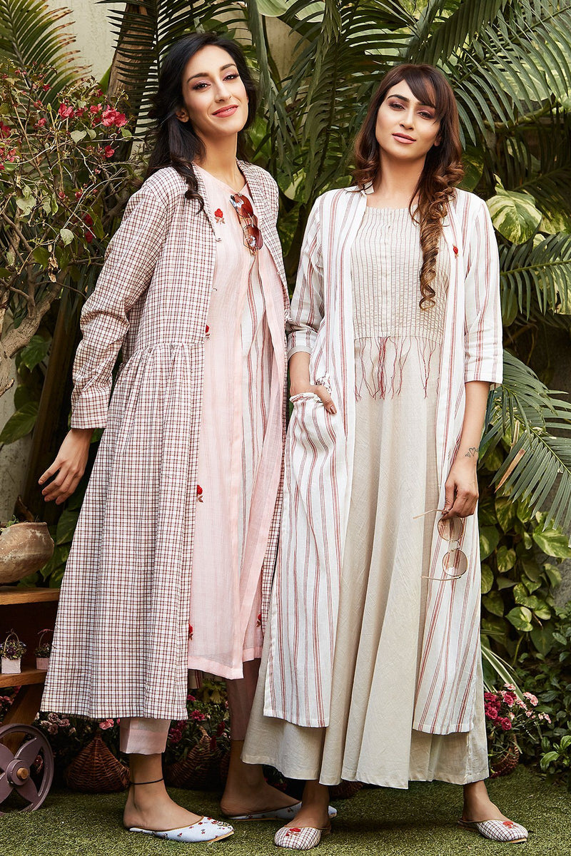Layered Kurta Without checks Cape - Naaz By Noor