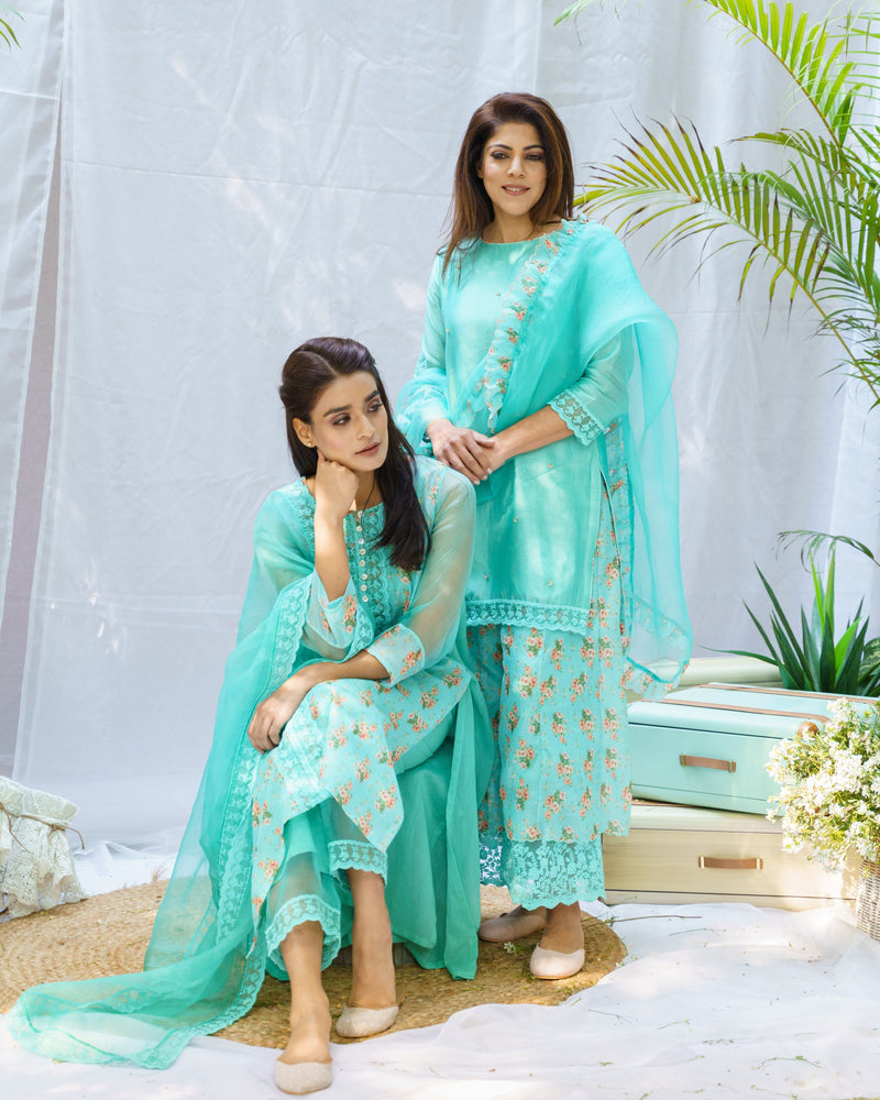 Paradise green ensemble- set of 3 ( kurta ,pant and dupatta) - Naaz By Noor