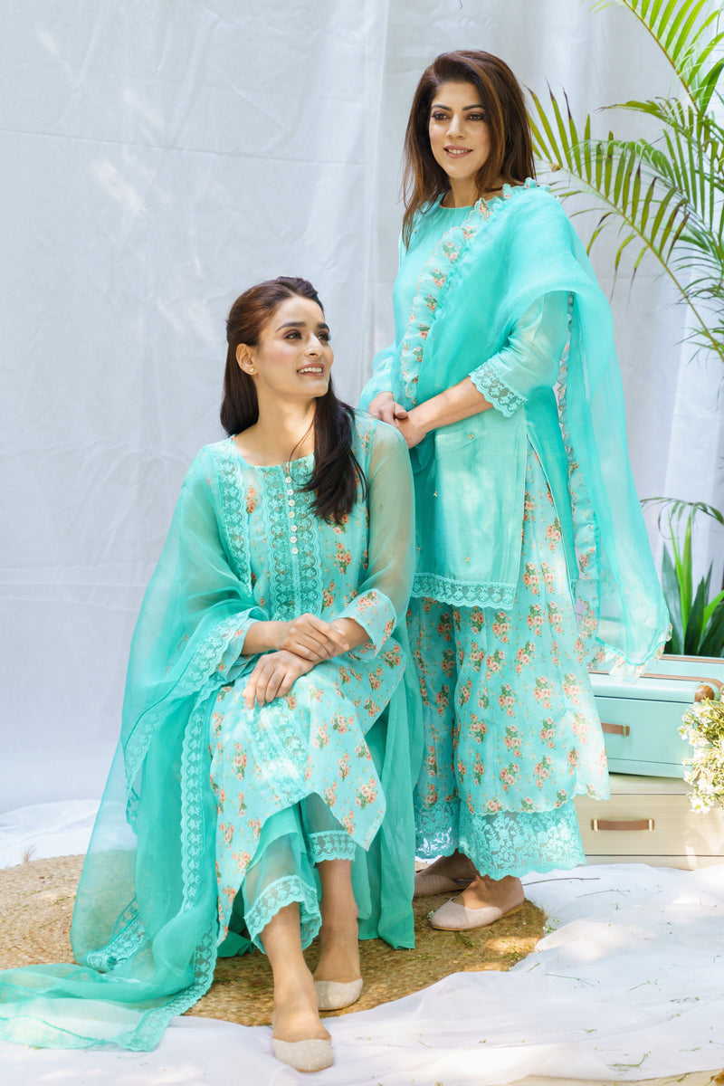 Paradise green ensemble- set of 3 ( kurta ,pant and dupatta) - Naaz By Noor