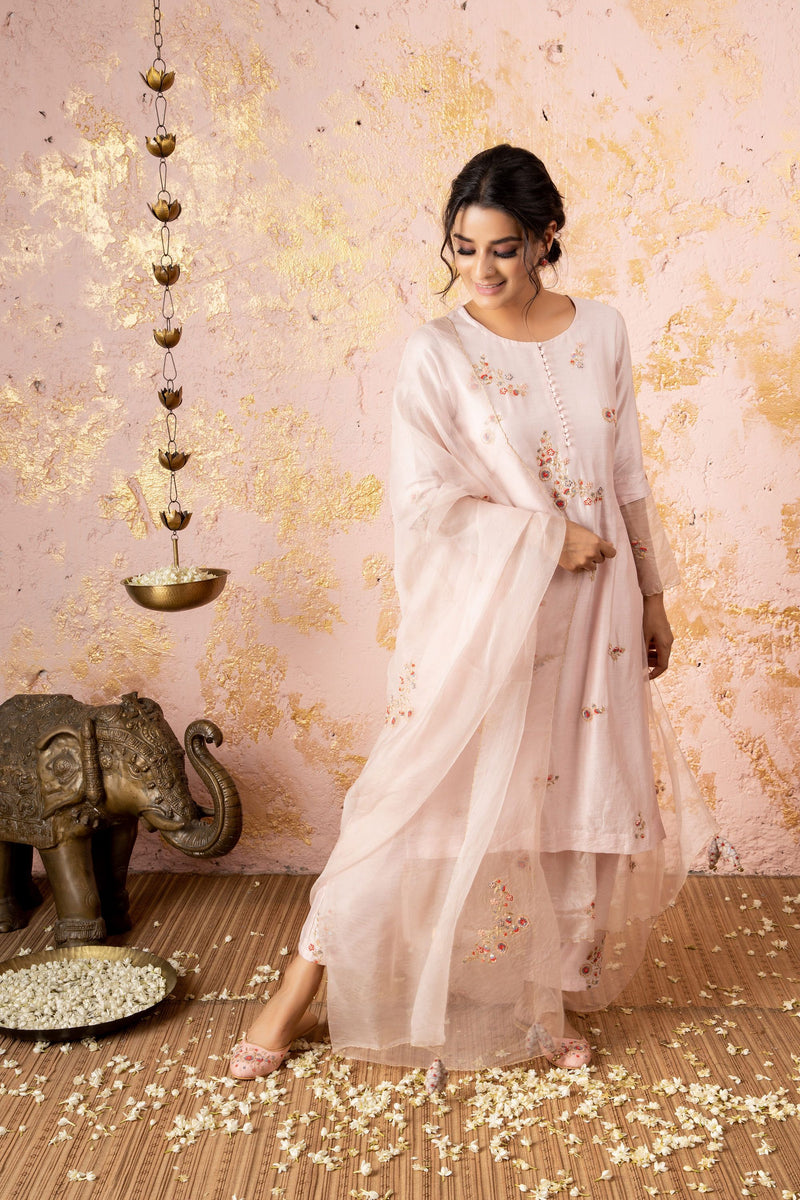 Powder Pink Embroidered KurtaSet With Scalloped Dupatta - Naaz By Noor