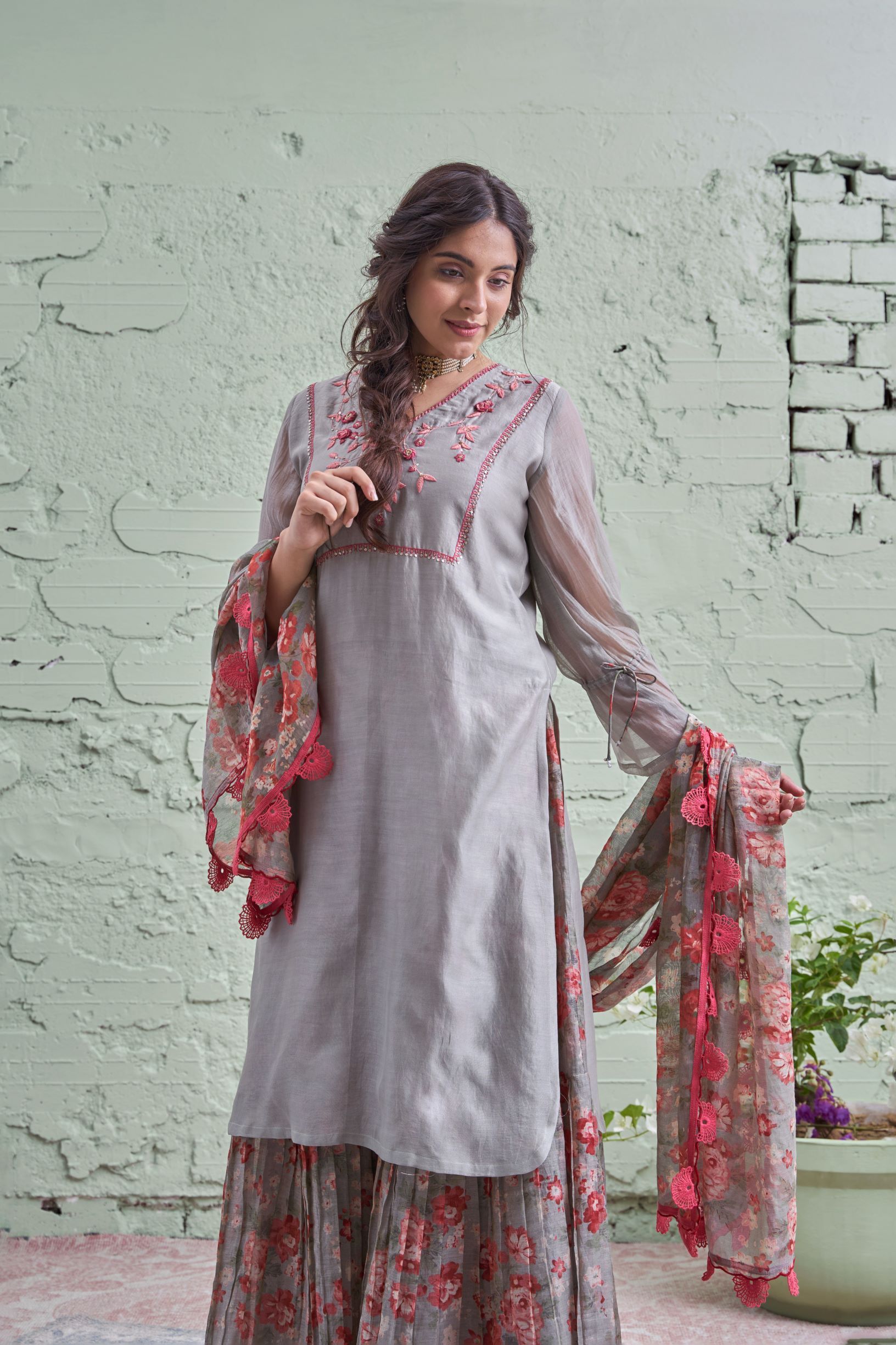 RAKHI-tyohaar ki thali sleti- set of 3- kurta, sharara & dupatta Naaz By Noor 